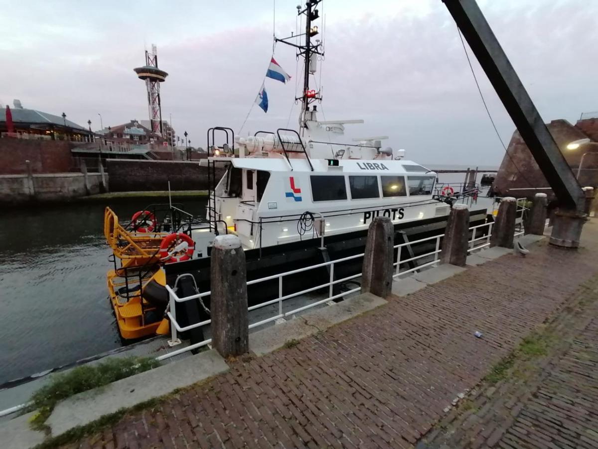 De Notenbalk Aan Zee Bed and Breakfast Vlissingen Exteriör bild